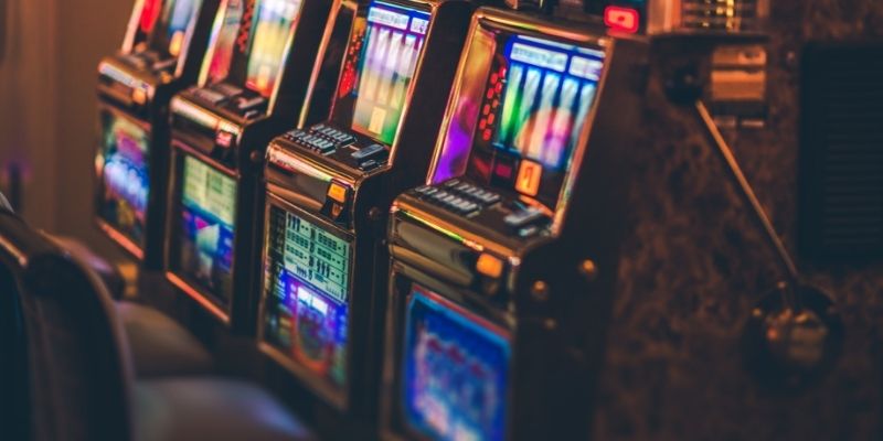 Technology ensures fairness and engagement in real dealer poker sessions